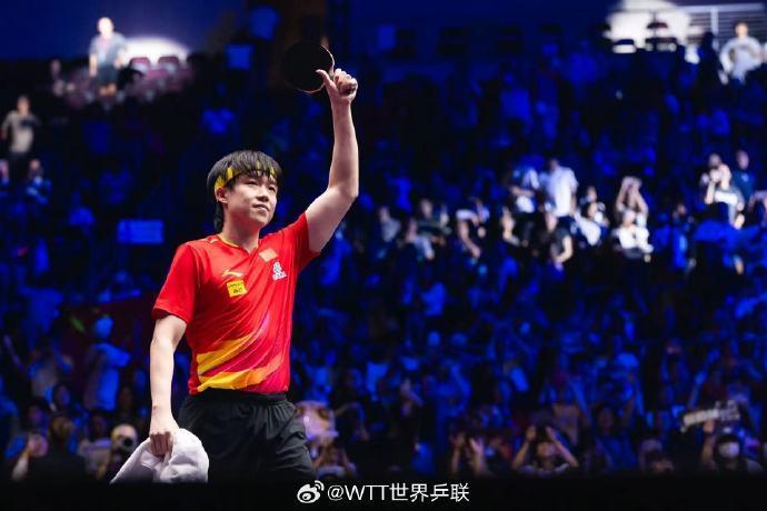 邓亚萍：王楚钦对球的理解达到新境界，张本输第三局丢信心