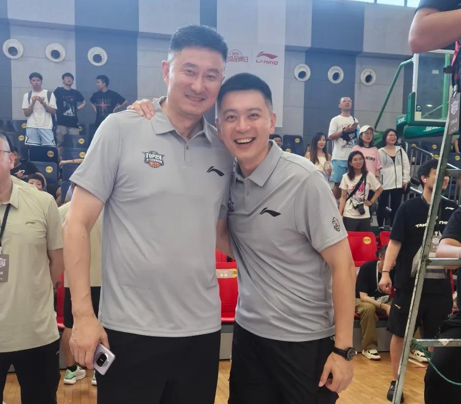 世俱杯-付豪撞飞徐杰,辽篮技术台竟带头鼓掌?焦泊乔还被辽篮球迷辱骂