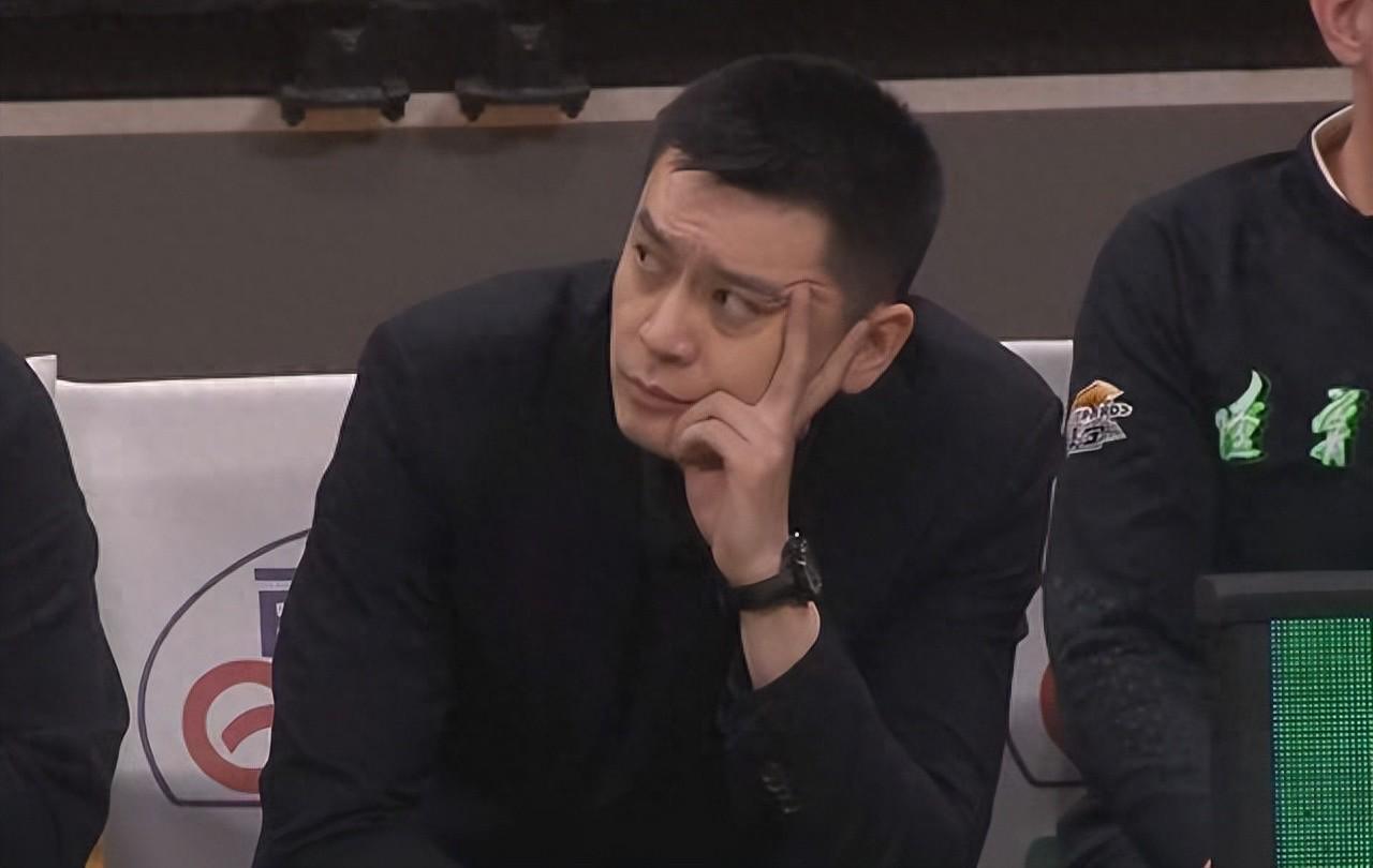 世俱杯买球-唉!裁掉10分外援,签7分水货,净做傻事,41岁少帅连败欲哭无泪