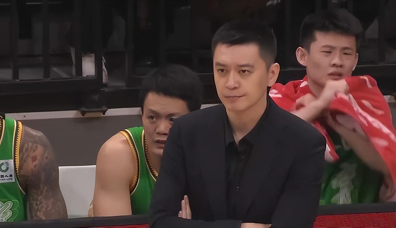 世俱杯买球-唉!裁掉10分外援,签7分水货,净做傻事,41岁少帅连败欲哭无泪