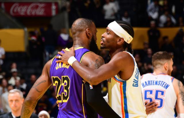 1732949768451063164.jpg 世俱杯买球APP-詹皇累坏陷入低潮期!湖人NBA杯出局更添新危机