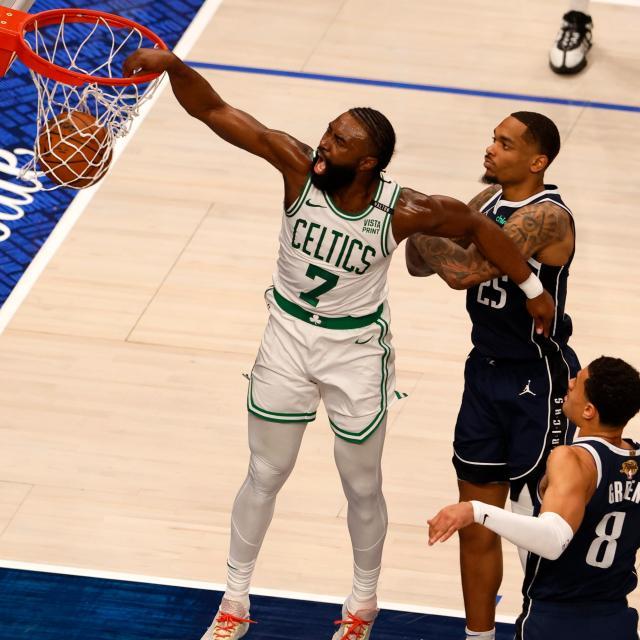 1718255717366066171.jpg 世俱杯-杰伦·布朗:从历史最大合同的被嘲者 到冲向FMVP